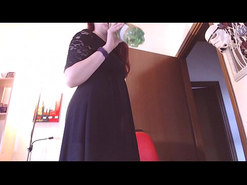 ❤️ Um escravo submisso que ama calcinhas sujas e luxuriosas é forçado a se masturbar depois de assistir a este vídeo! Sexo vídeo em pt-br.sexvideosex.top ﹏
