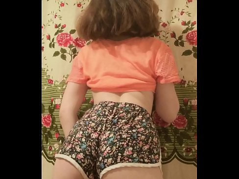 ❤️ Garota jovem e sexy tirando seus shorts da câmera Sexo vídeo em pt-br.sexvideosex.top ﹏